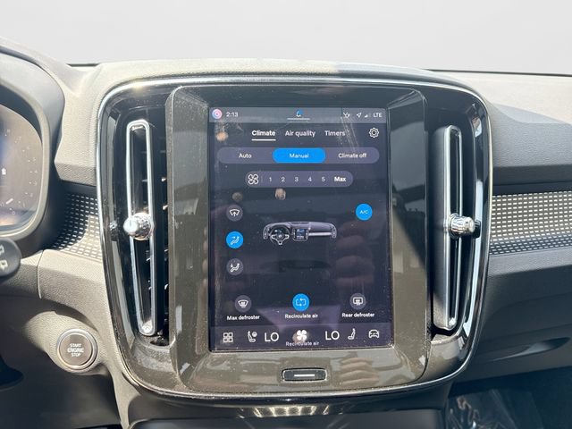 Certified 2025 Volvo XC40 B5 Plus AWD/4WD image 20