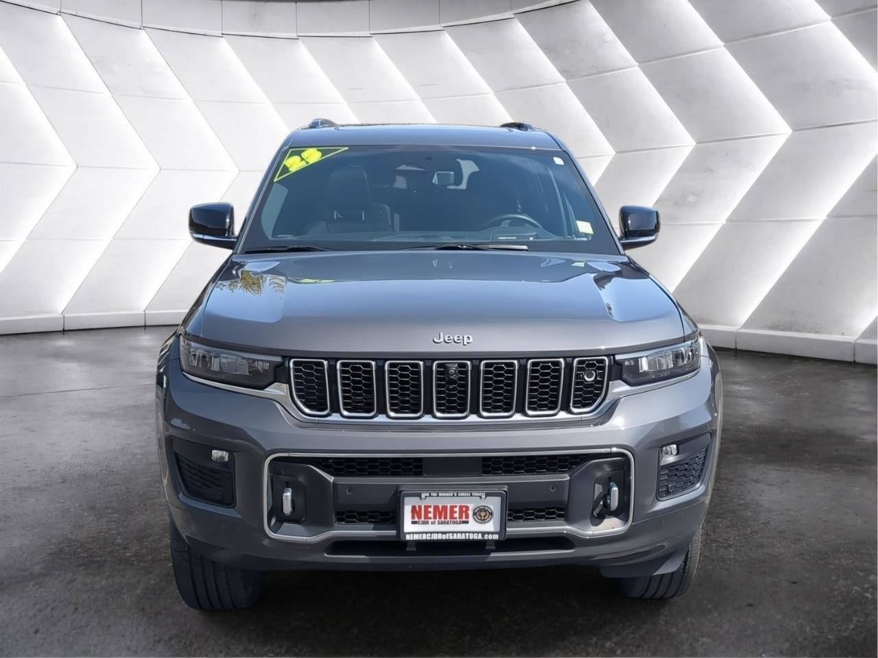 Used 2023 Jeep Grand Cherokee L Overland w/ Advanced Protech Group III AWD/4WD image 8