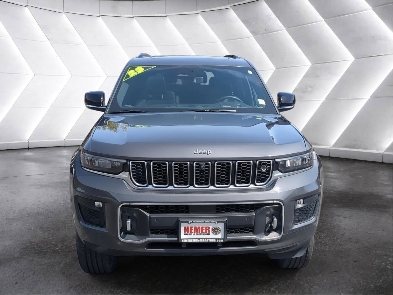 Used 2023 Jeep Grand Cherokee L Overland w/ Advanced Protech Group III AWD/4WD image 8