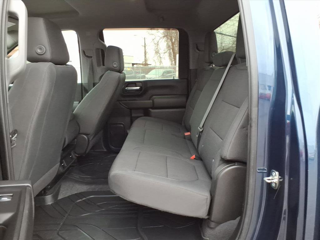 Used 2020 Chevrolet Silverado 2500 Custom w/ Custom Value Package image 11