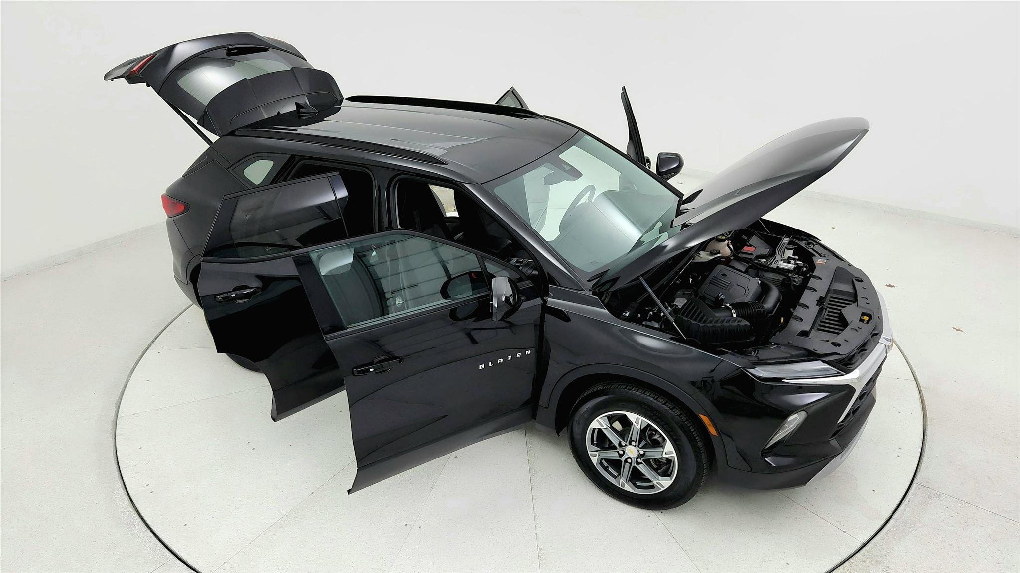 Used 2024 Chevrolet Blazer LT w/ Convenience Package FWD image 24