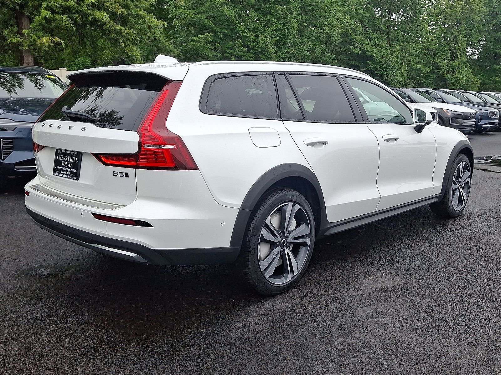 New 2026 Volvo V60 B5 Cross Country Plus w/ Protection Package Premier image 6