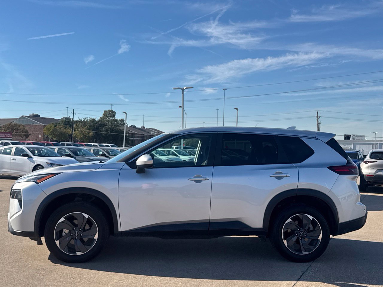 Certified 2025 Nissan Rogue SV FWD image 15