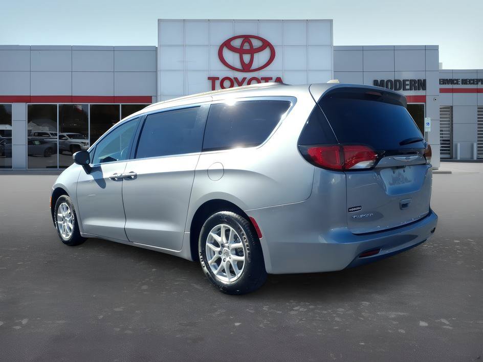 Used 2021 Chrysler Voyager Lxi FWD image 3