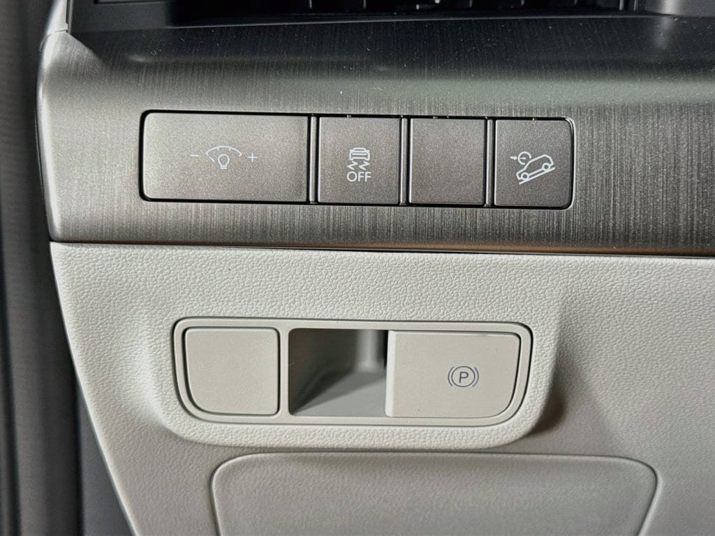 New 2027 Hyundai Kona SE FWD image 19