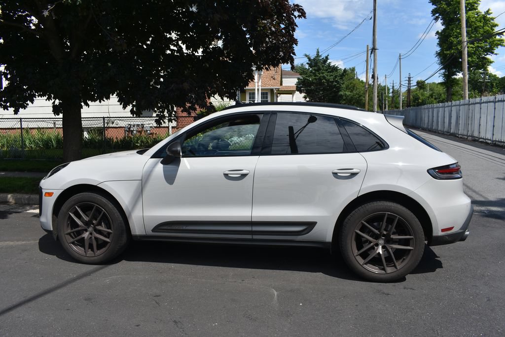 Used 2023 Porsche Macan Turbo AWD/4WD image 9