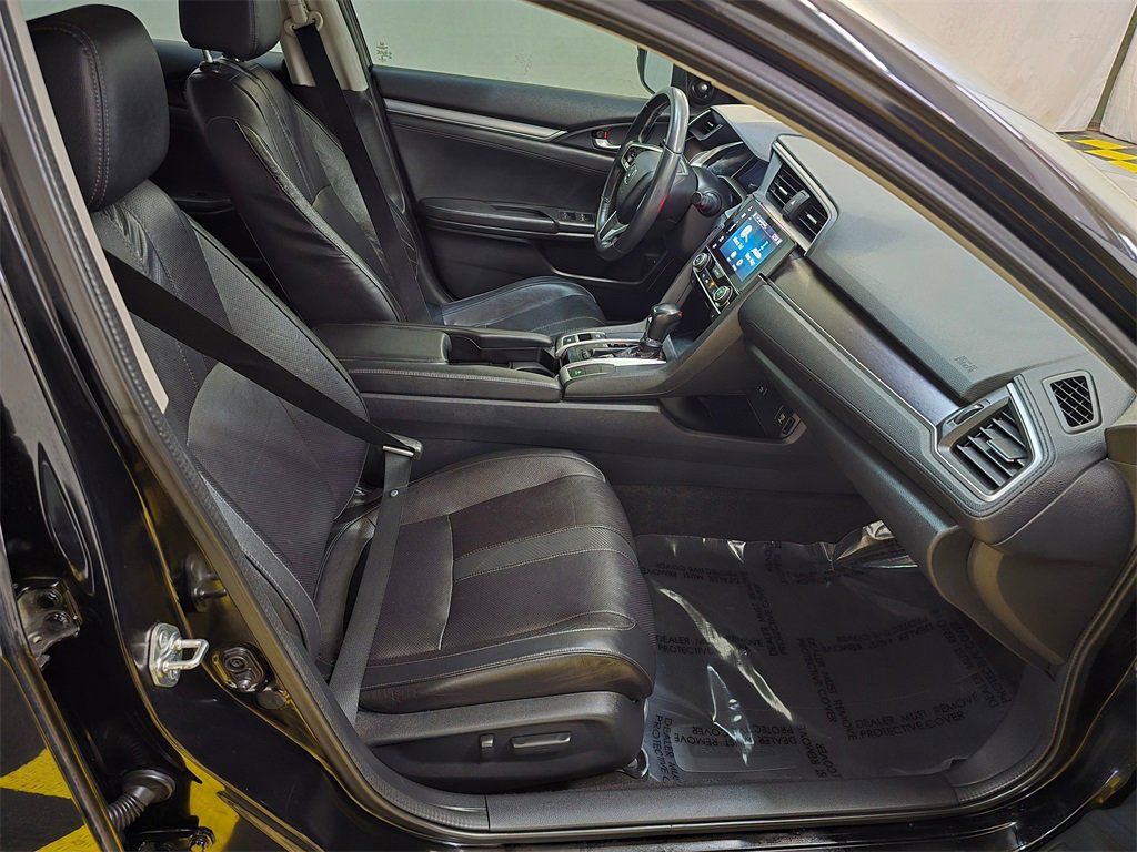 Used 2016 Honda Civic Touring image 11