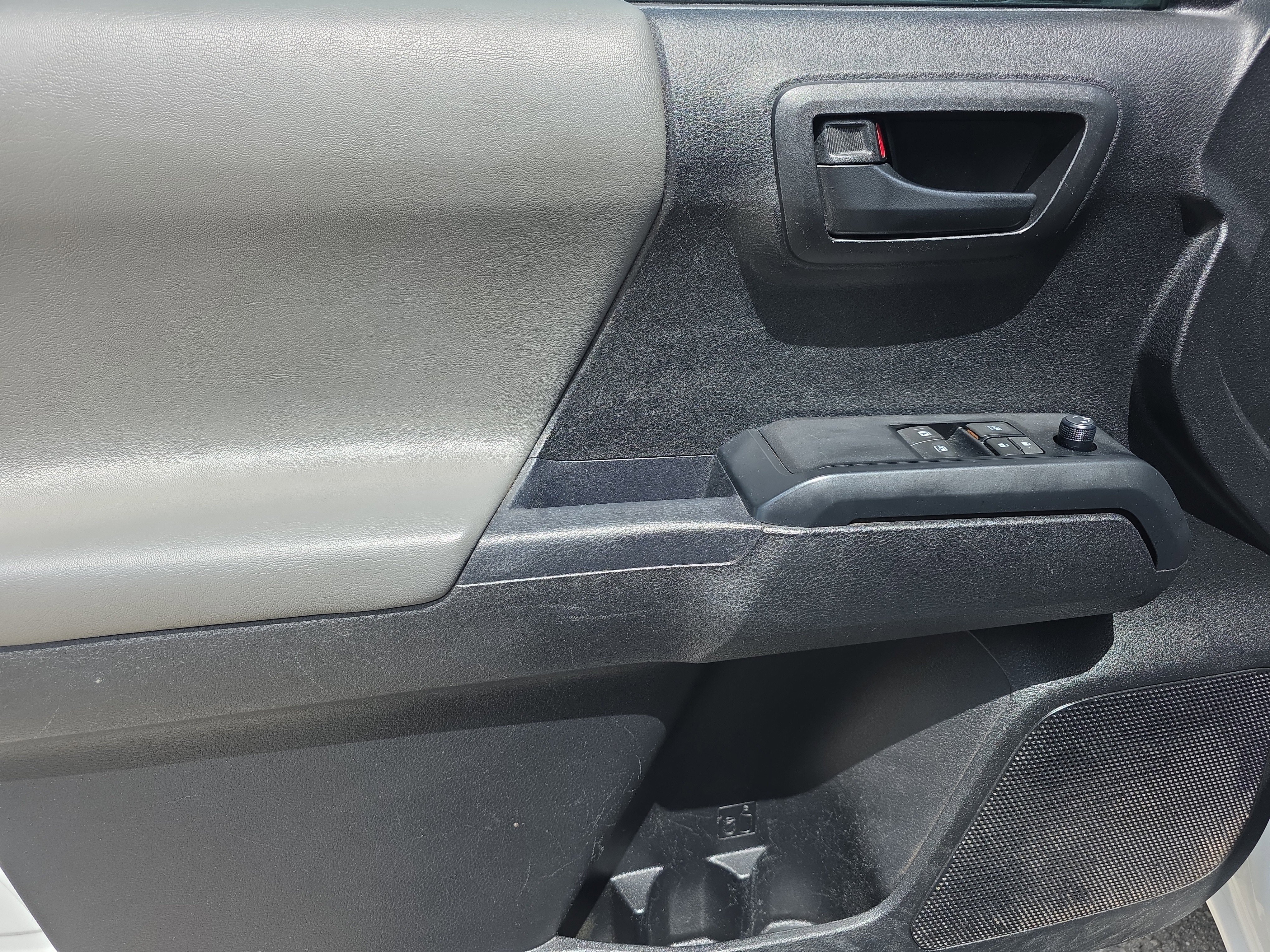 Used 2023 Toyota Tacoma SR RWD image 19