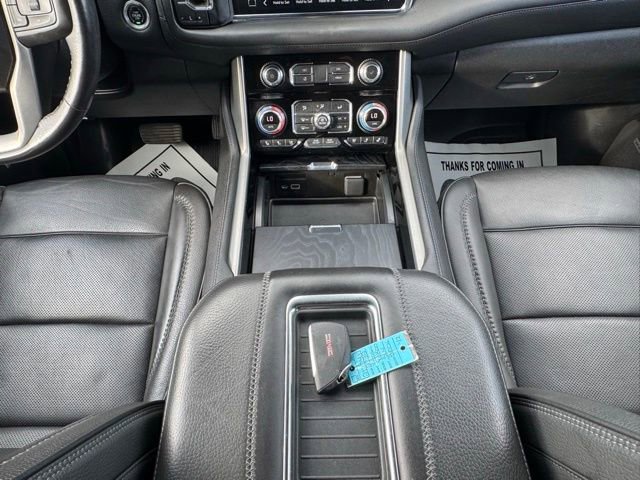 Used 2022 GMC Yukon XL Denali AWD/4WD image 21