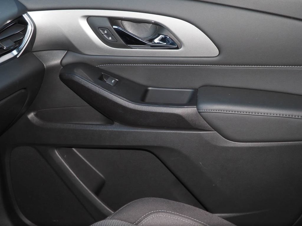 Certified 2023 Chevrolet Traverse LT image 25