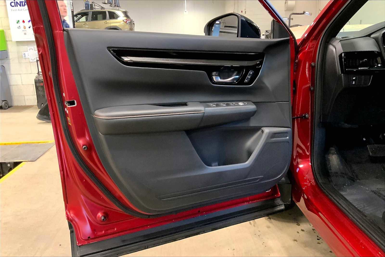 Used 2025 Honda CR-V Sport Touring image 21