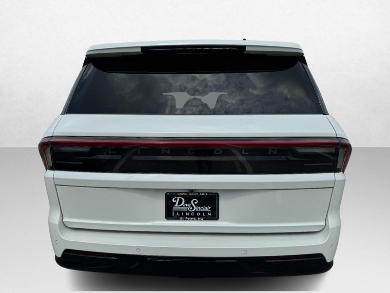 Used 2025 Lincoln Navigator L Reserve w/ Jet Appearance Package image 6