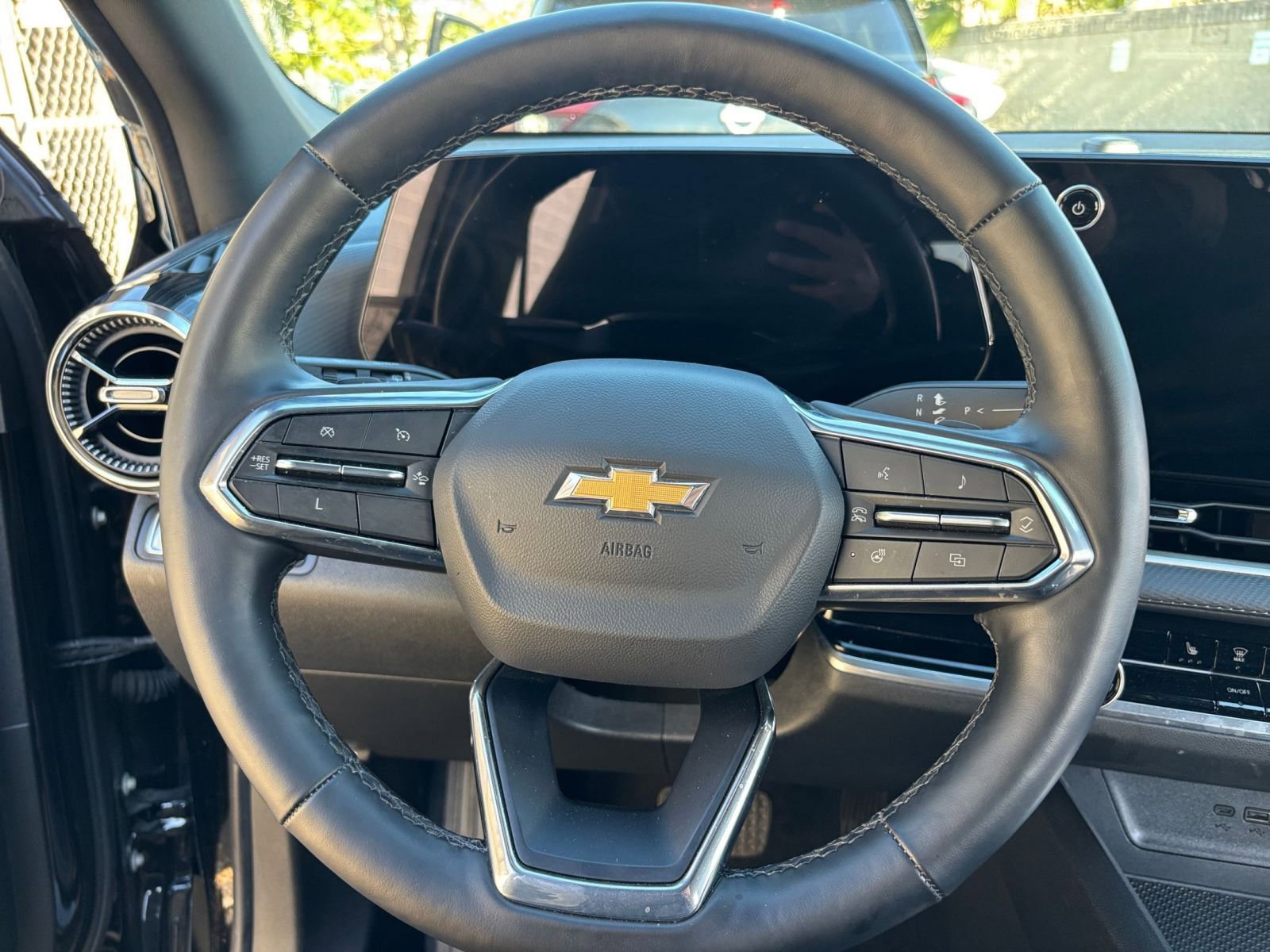 Used 2025 Chevrolet Equinox LT AWD/4WD image 28