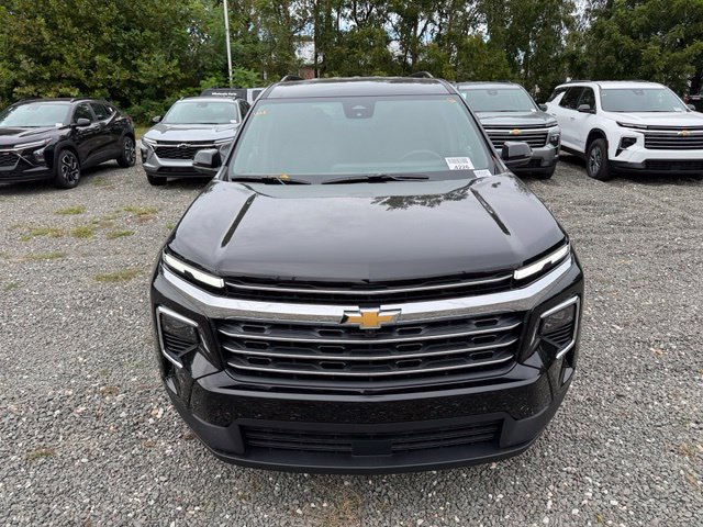 New 2027 Chevrolet Traverse LT w/ Driver Confidence Package FWD image 2