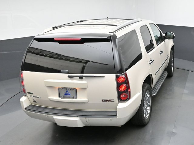 Used 2012 GMC Yukon Denali RWD image 21