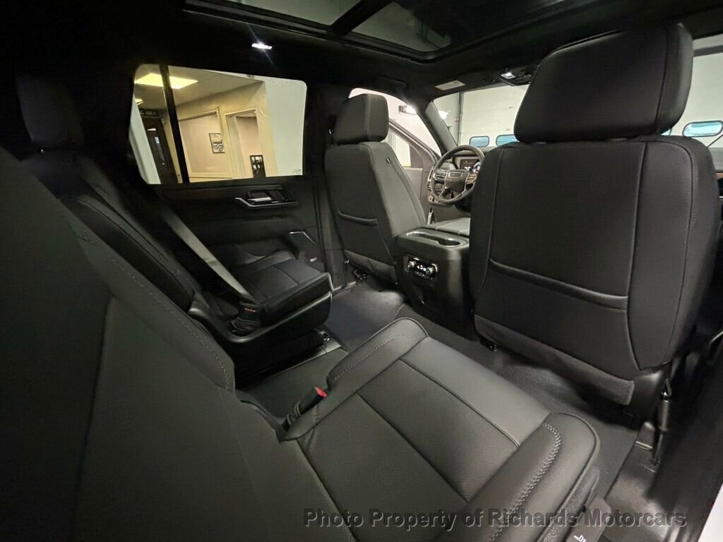 Used 2025 GMC Yukon Denali w/ Sun & Power Step Package AWD/4WD image 31