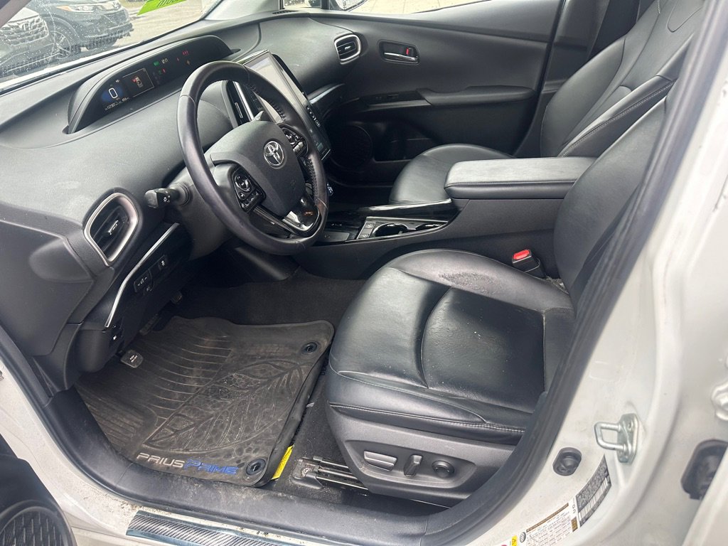 Used 2021 Toyota Prius Prime XLE image 11