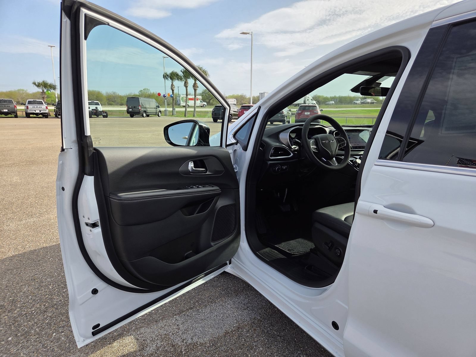 New 2026 Chrysler Voyager LX FWD image 11