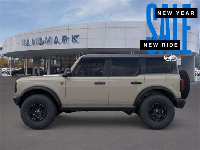 New 2025 Ford Bronco Badlands image 3