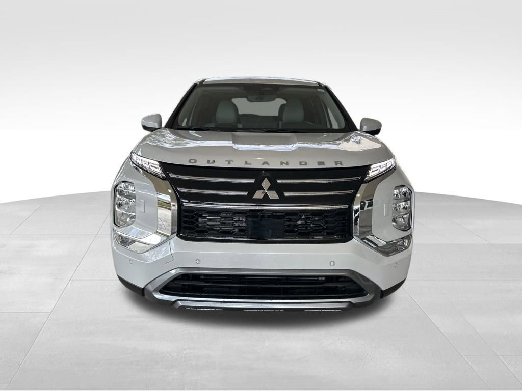 New 2026 Mitsubishi Outlander SE image 13