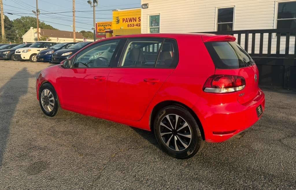 Used 2010 Volkswagen Golf 4-Door image 6