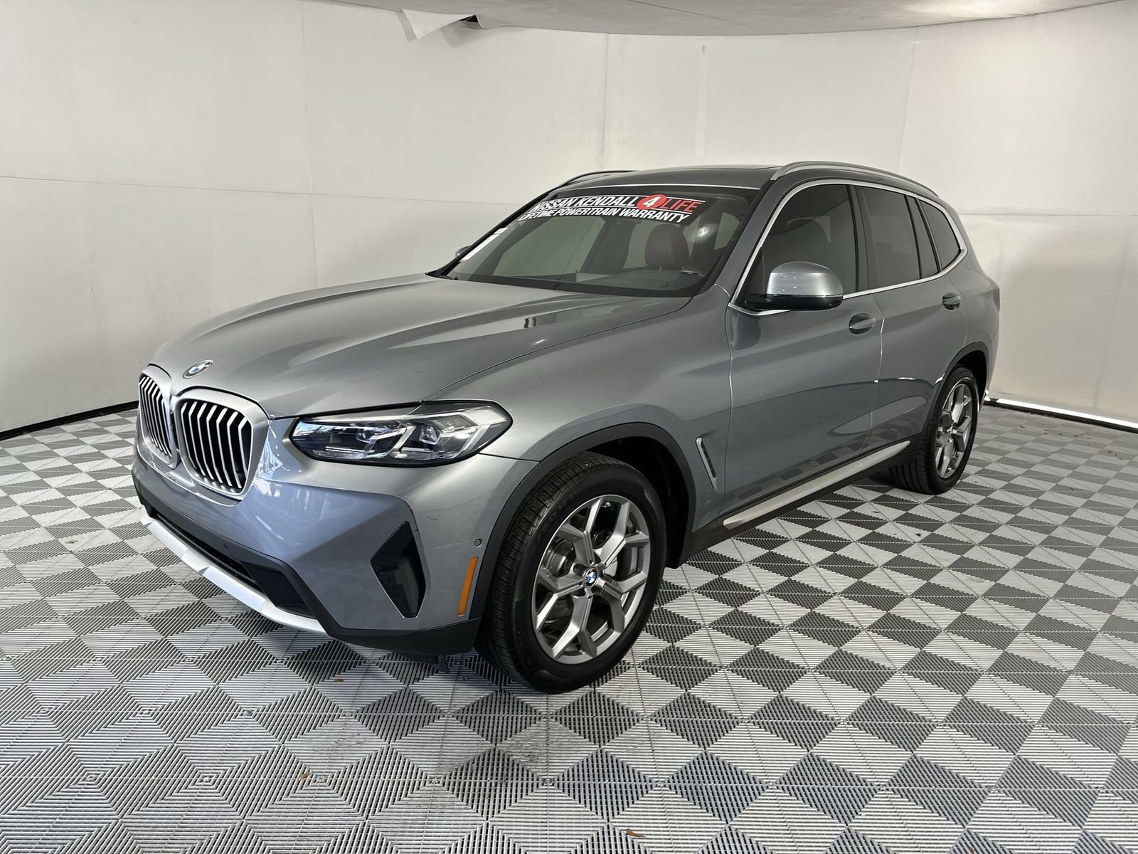 Used 2024 BMW X3 sDrive30i w/ Convenience Package RWD image 4