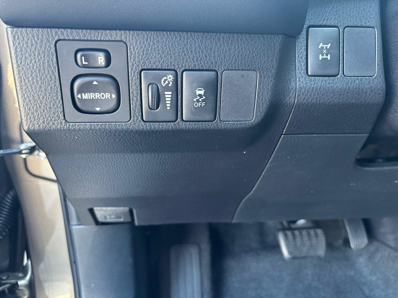 Used 2014 Toyota RAV4 XLE AWD/4WD image 15