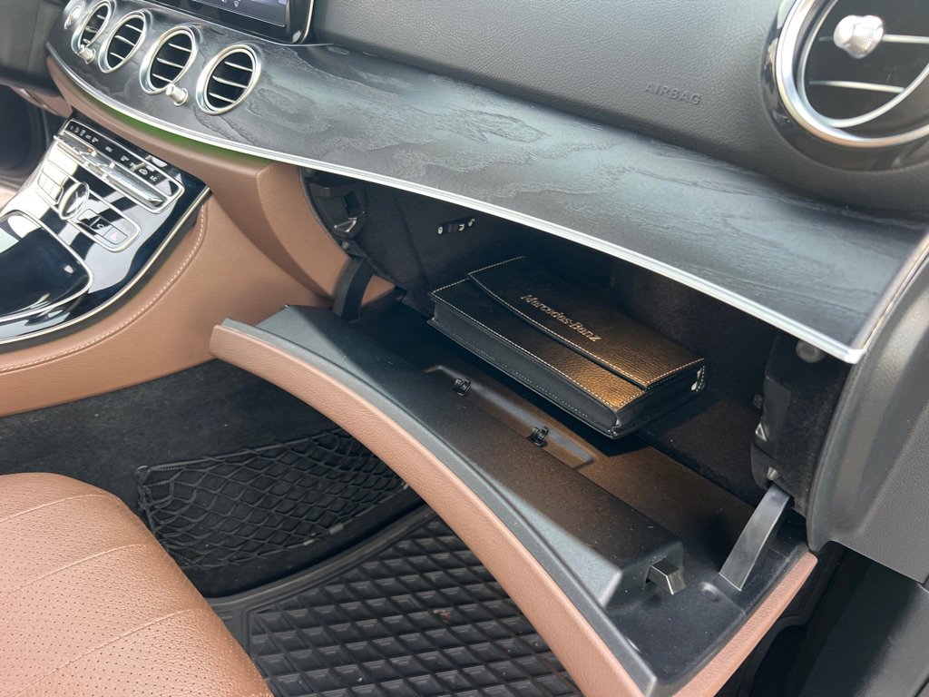 Used 2017 Mercedes-Benz E 300 E 300 4MATIC LUXURY image 21