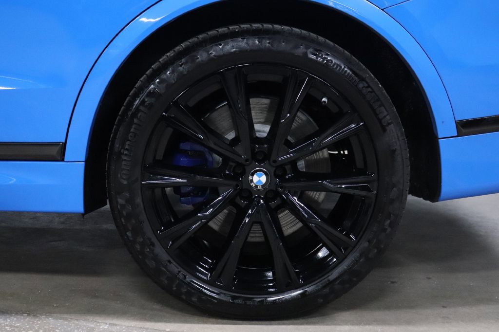 Used 2020 BMW X7 M50i w/ Dynamic Handling Package image 40