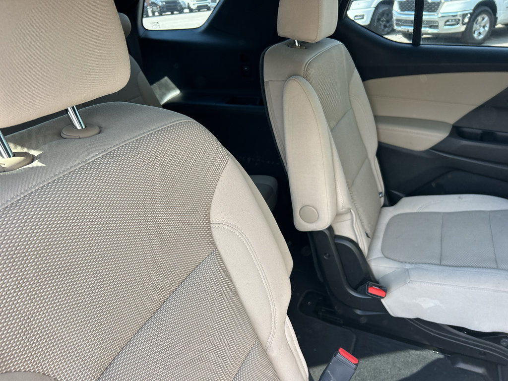 Used 2022 Chevrolet Traverse LT FWD image 15