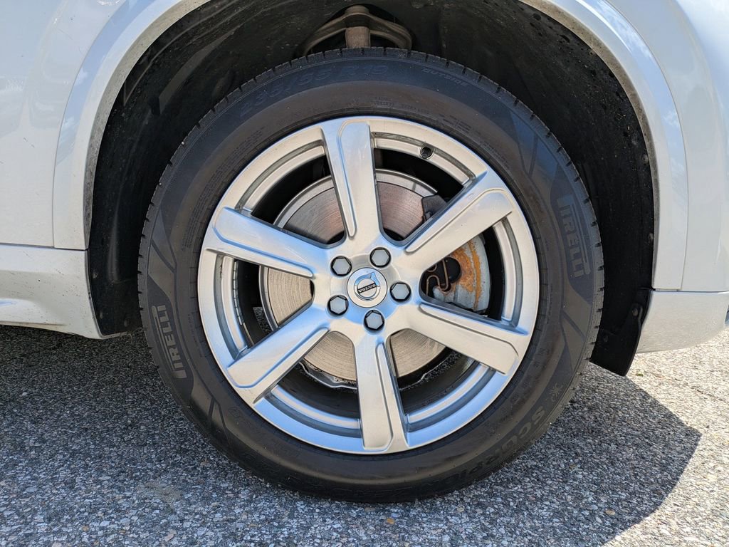 Used 2020 Volvo XC90 T6 Momentum w/ Protection Package Premier AWD/4WD image 11