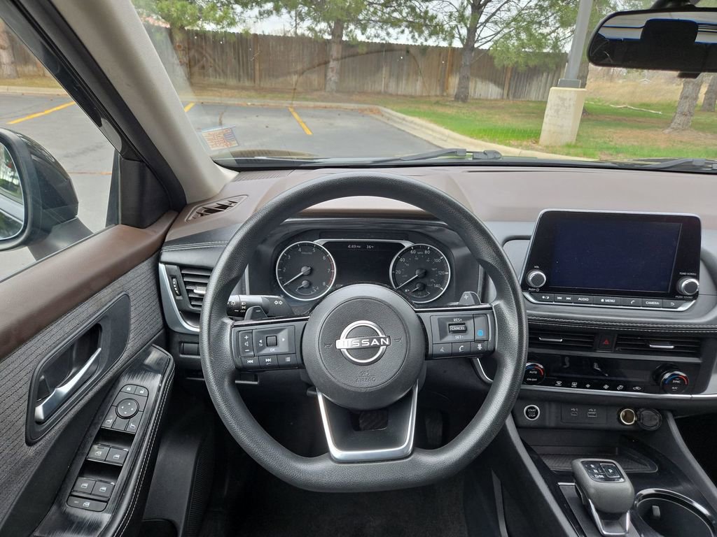 Used 2023 Nissan Rogue SV image 45