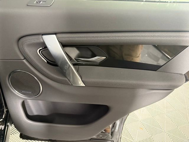 Certified 2025 Land Rover Discovery Sport S image 30
