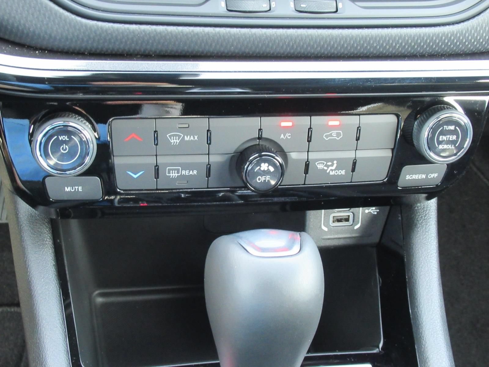 New 2026 Jeep Compass Latitude AWD/4WD image 28