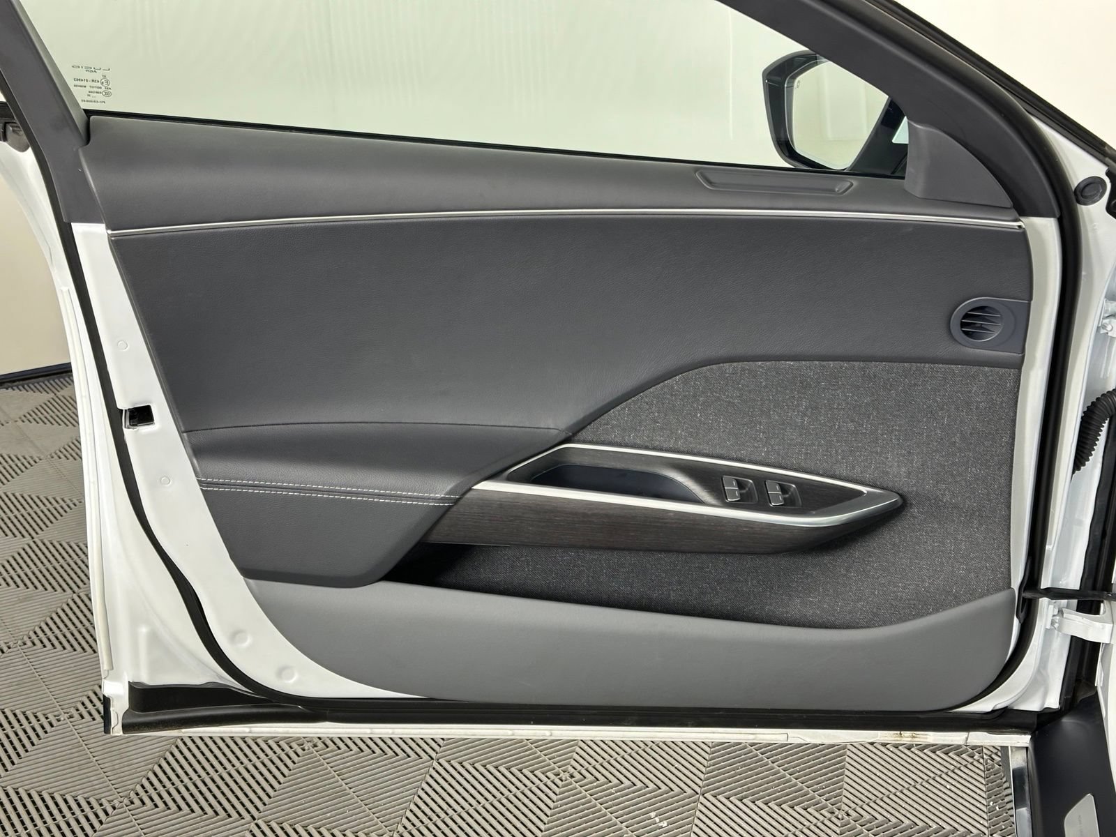 Used 2025 Lucid Air Touring AWD/4WD image 40