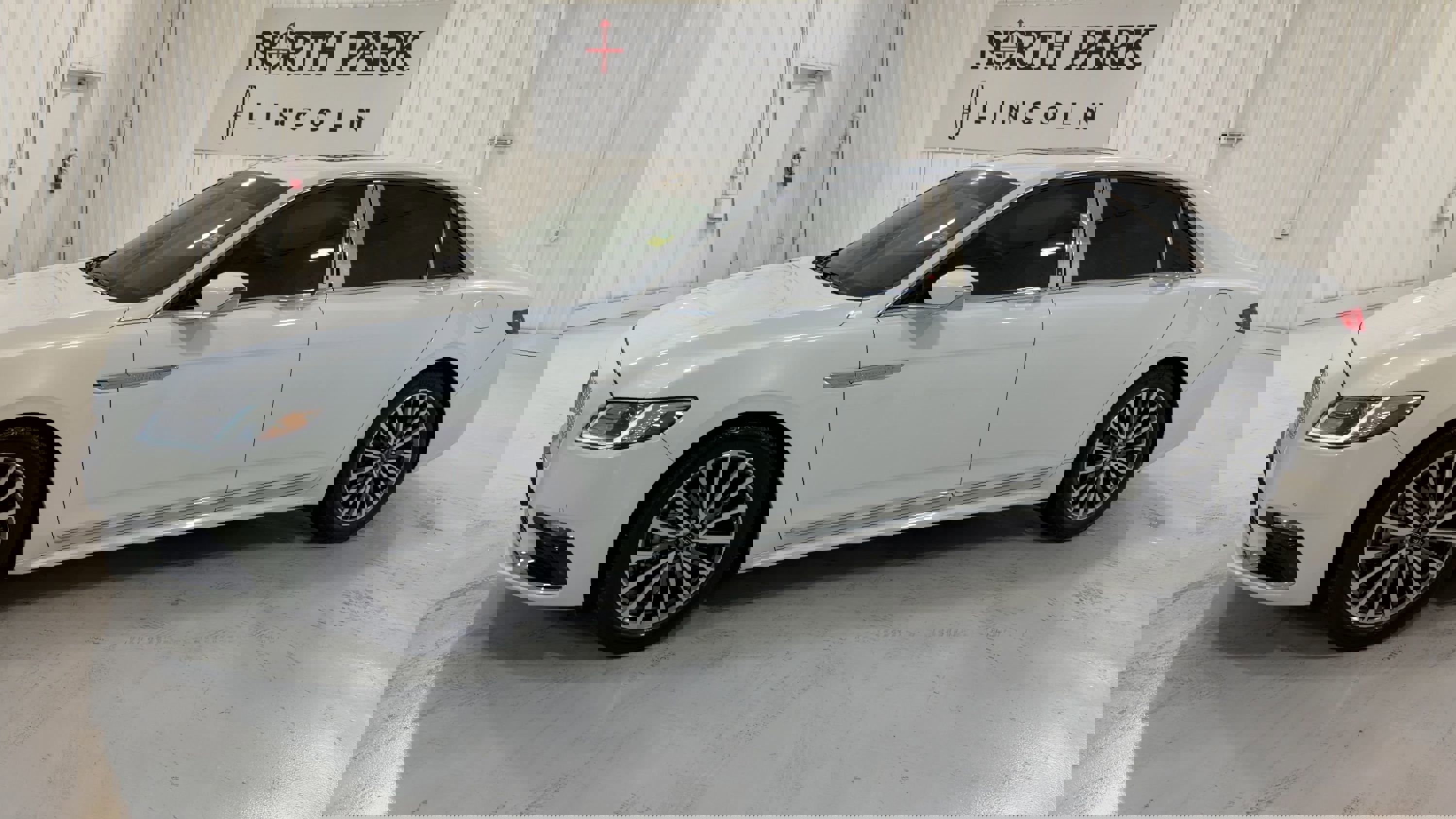 Used 2020 Lincoln Continental w/ Premium Package image 6