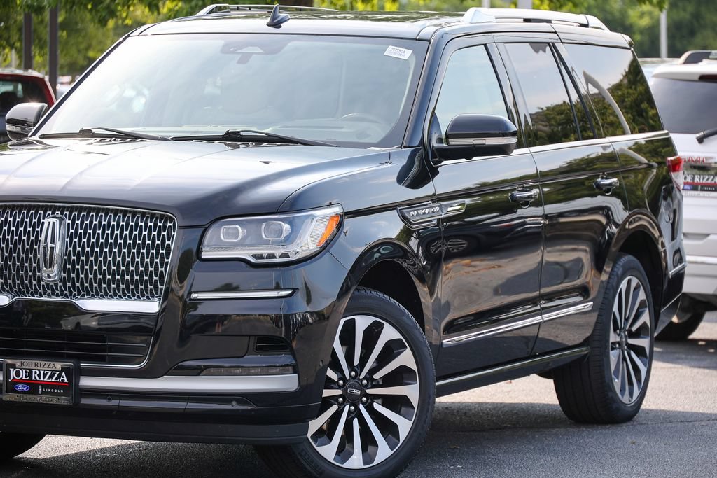 Certified 2022 Lincoln Navigator Reserve AWD/4WD image 17