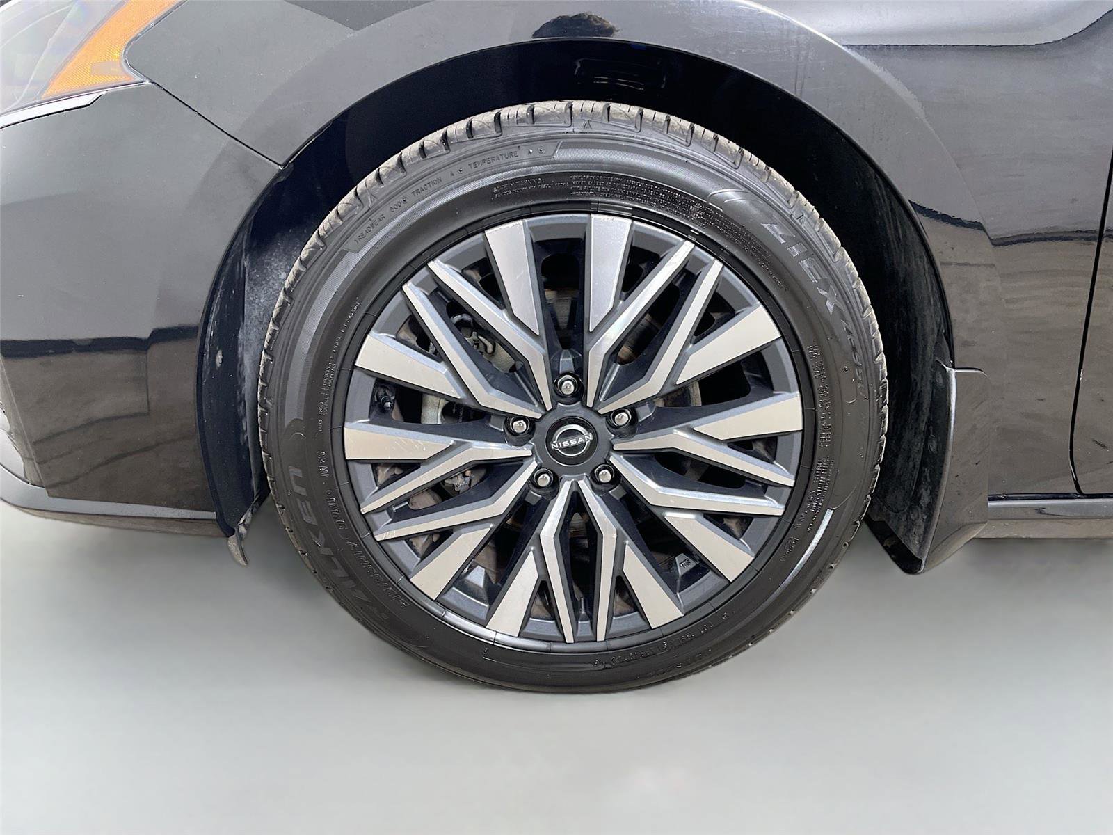 Used 2024 Nissan Altima 2.5 SV FWD image 27