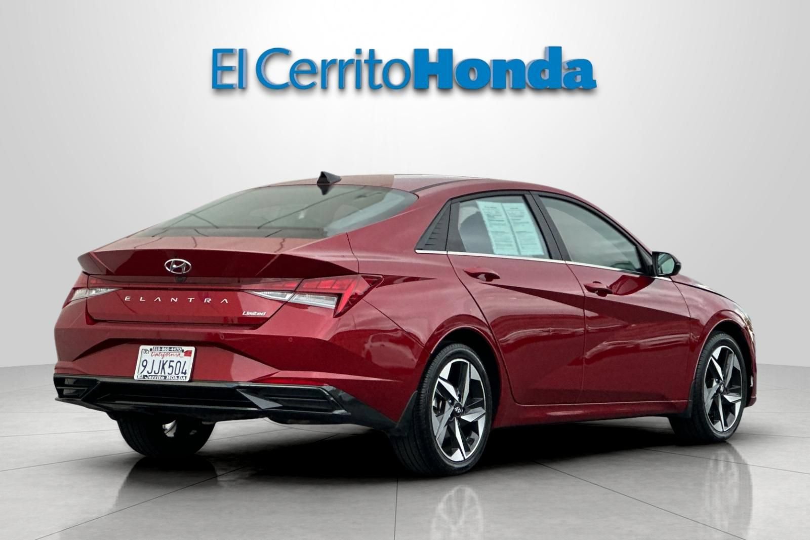 Used 2023 Hyundai Elantra Limited FWD image 3