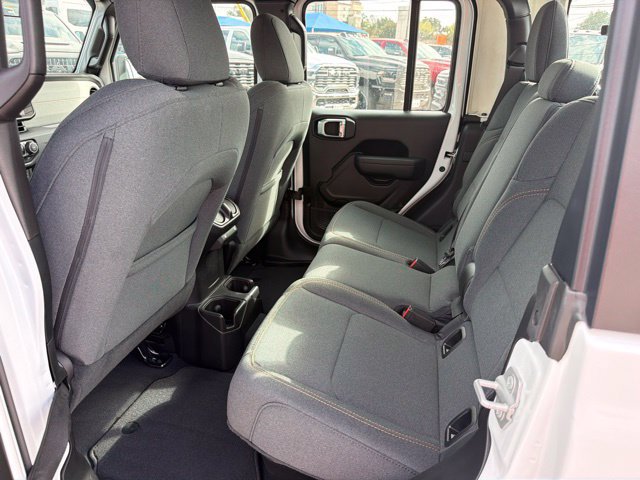 Used 2025 Jeep Gladiator Sport AWD/4WD image 14