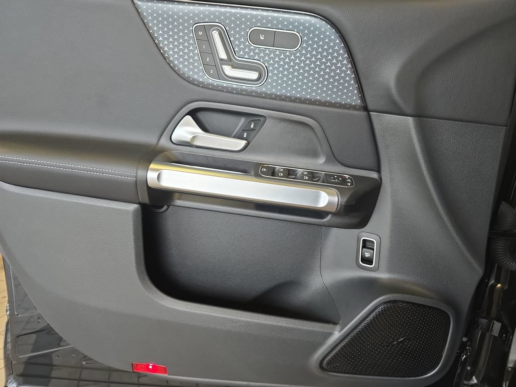 Used 2026 Mercedes-Benz GLB 250 image 30