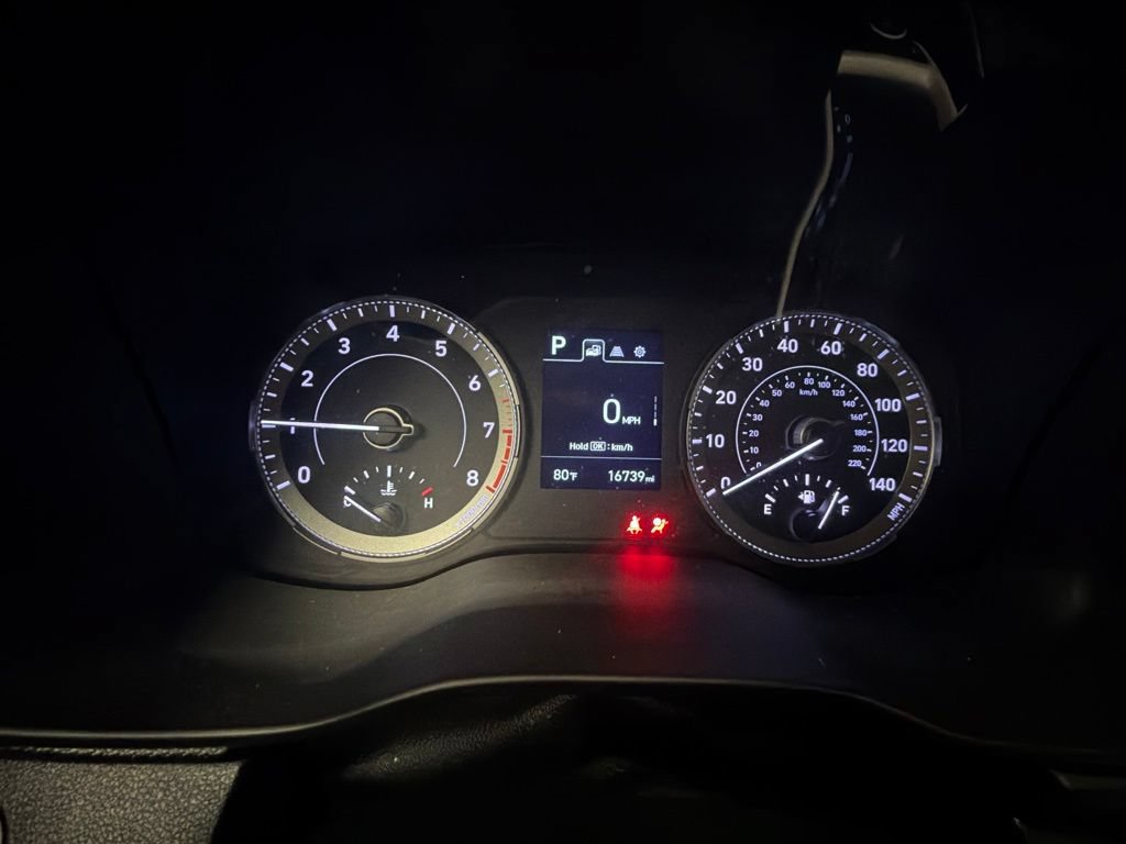 Used 2022 Hyundai Venue Limited FWD image 22