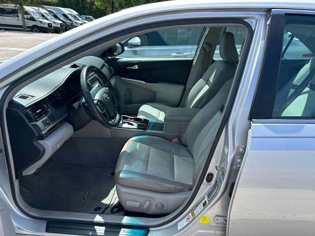 Used 2014 Toyota Camry XLE w/ Leather Package FWD image 15