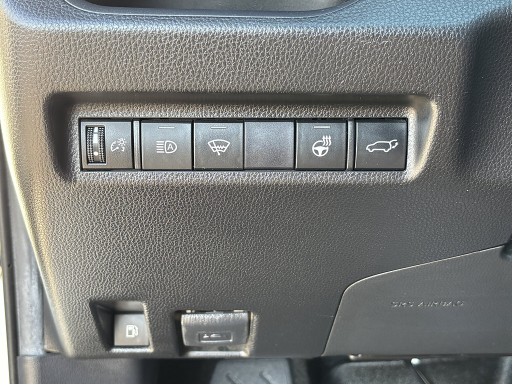 Certified 2021 Toyota RAV4 XSE w/ Weather Package AWD/4WD image 28