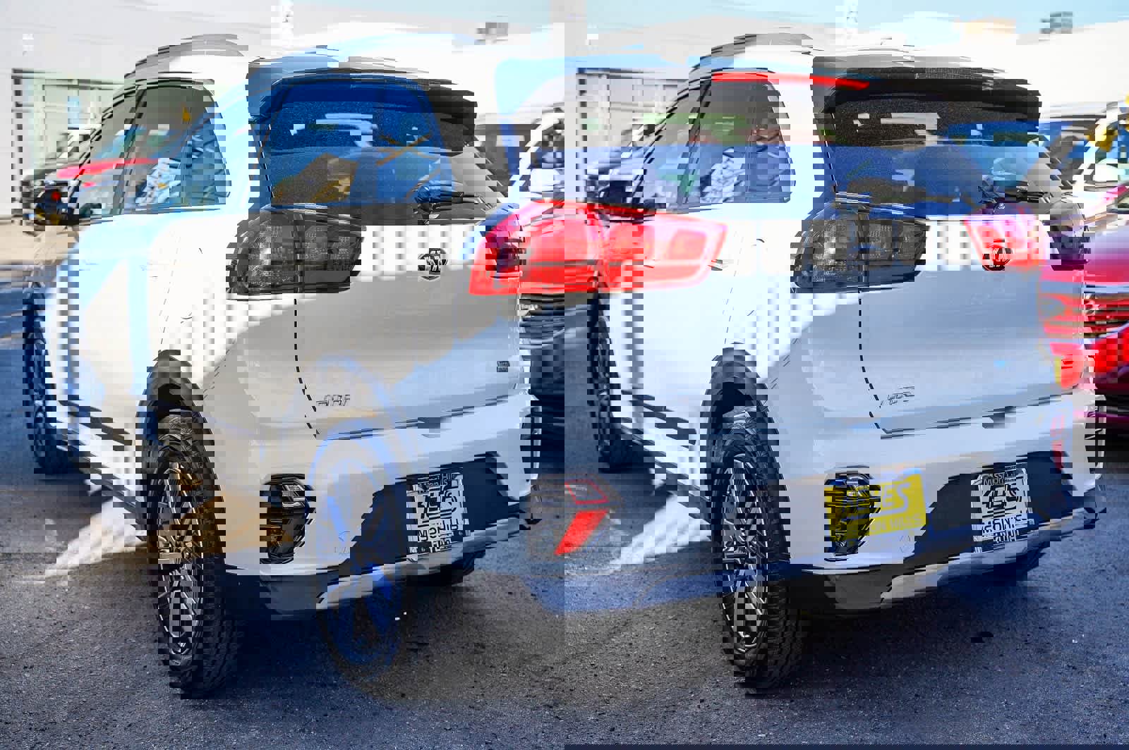 Used 2021 Kia Niro LXS image 9