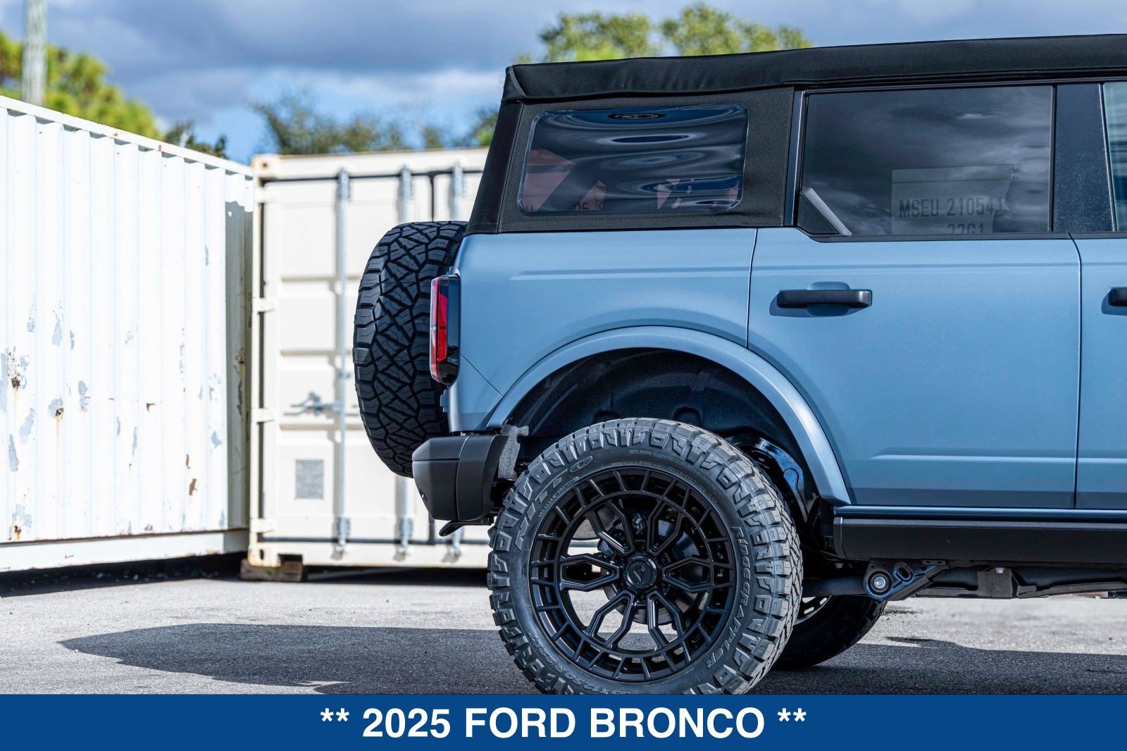 Used 2025 Ford Bronco Badlands AWD/4WD image 23