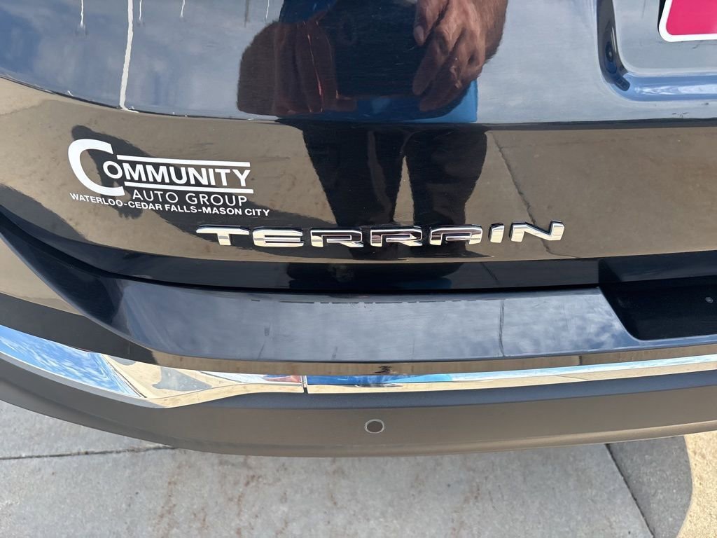 Used 2022 GMC Terrain SLT w/ Infotainment Package II image 18