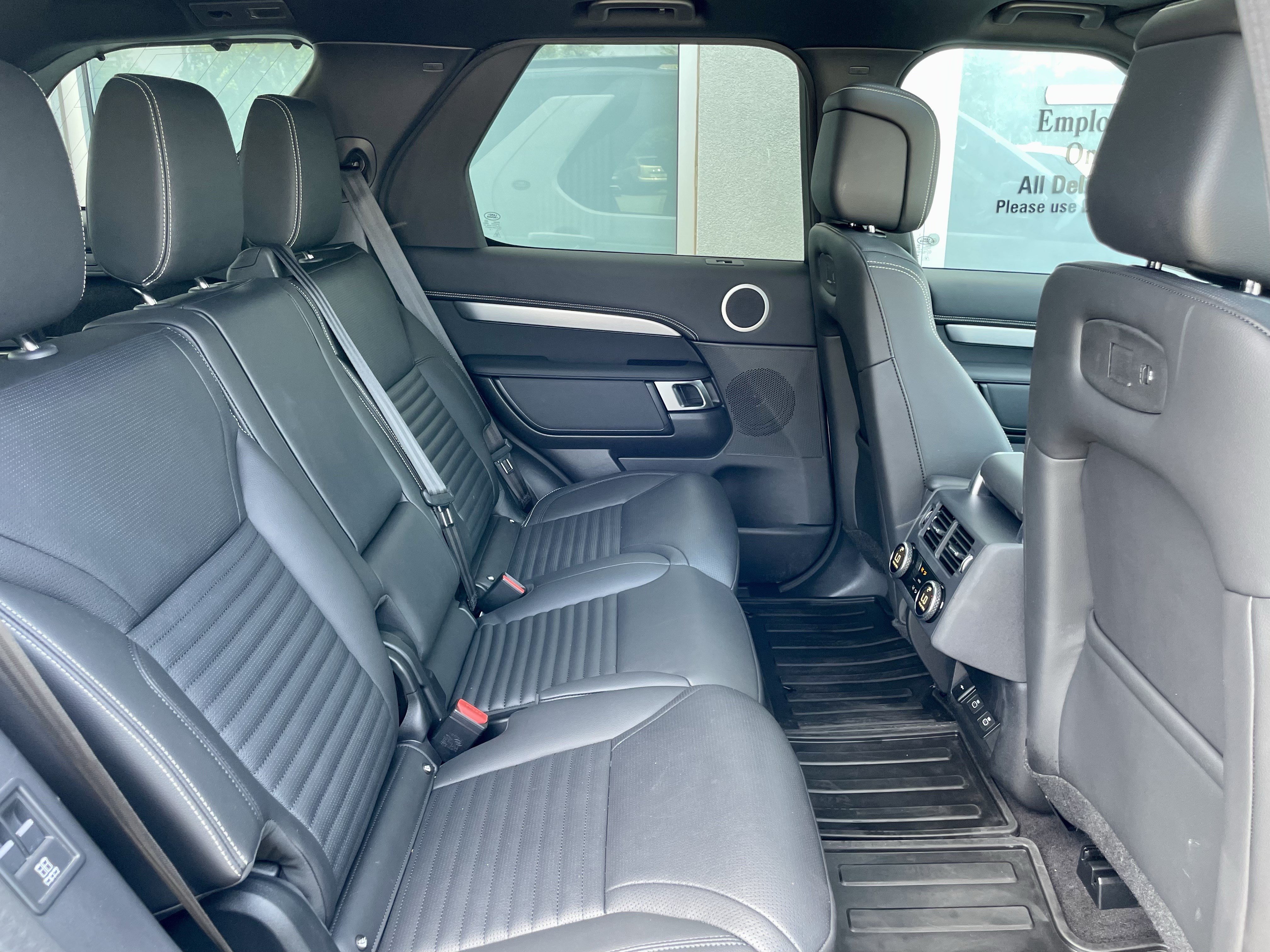 Certified 2025 Land Rover Discovery Dynamic SE AWD/4WD image 33
