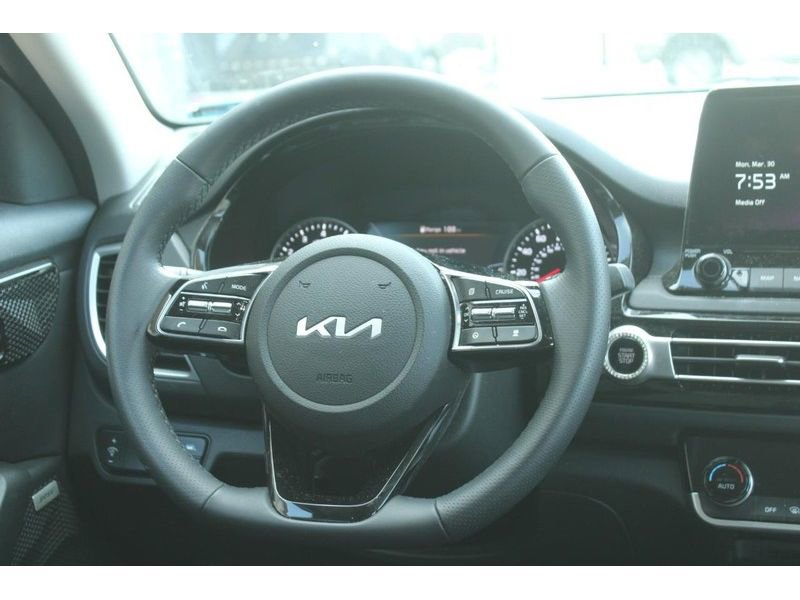 Used 2023 Kia Seltos SX AWD/4WD image 14