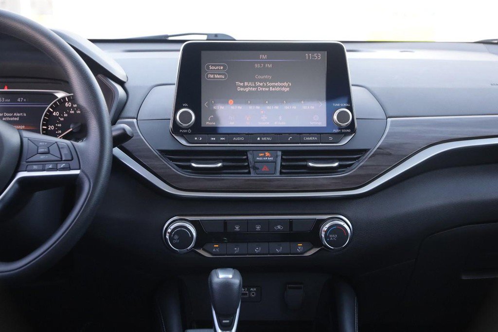 Used 2023 Nissan Altima 2.5 SV FWD image 24